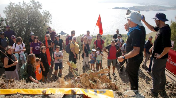 Concentració al mirador dels canons, a Colera. ACN