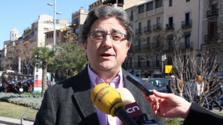 El portaveu del PPC al Parlament, Enric Millo, a la plaça Catalunya de Girona © ACN