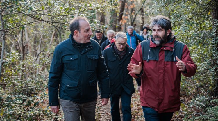 A l'esquerra, el conseller Espadaler, en l'acte d'aquest dissabte a La Vajol