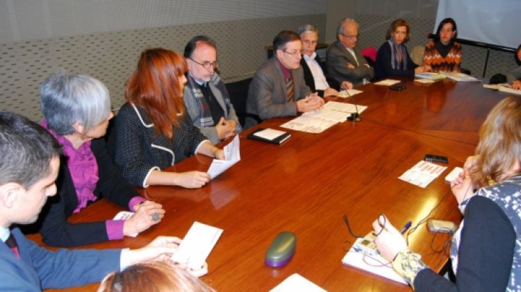 El defensor de la ciutadania, Ramon Llorente, ha estat l'encarregat de presentar la taula © ACN