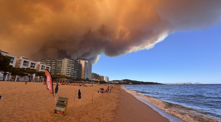 L'incendi vist des de Platja d'Aro. Guido Tuin
