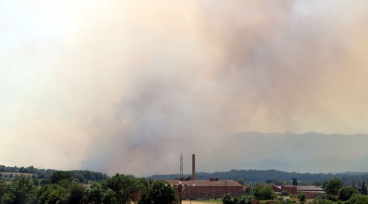 Una revifalla de l'incendi que s'ha produït aquesta tarda amb l'entrada de la marinada. ACN