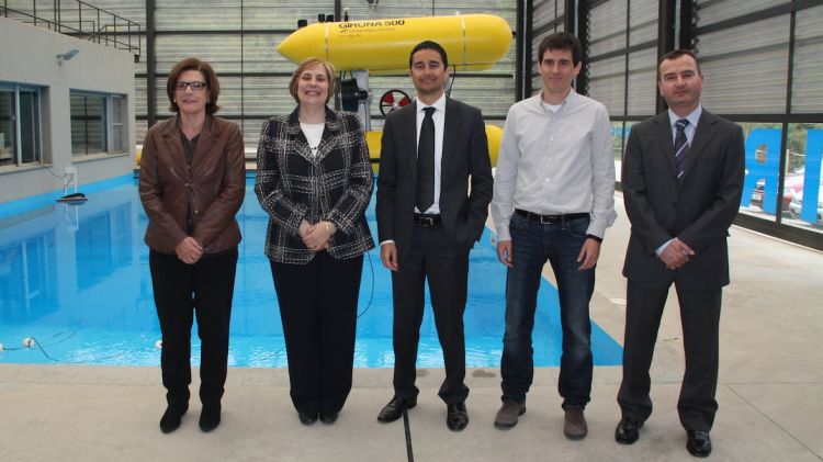 Representants de la UdG i l'equip investigador amb la presència del president de Ports de la Generalitat © ACN