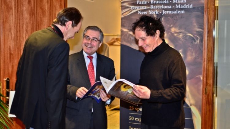 A la dreta, l'expert en art antic Pierre-Yves Gabus, amb Patrice Sonnenberg © ACN