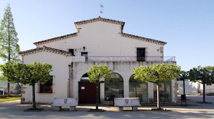 Façana de l'Ajuntament de Riells i Viabrea © AG