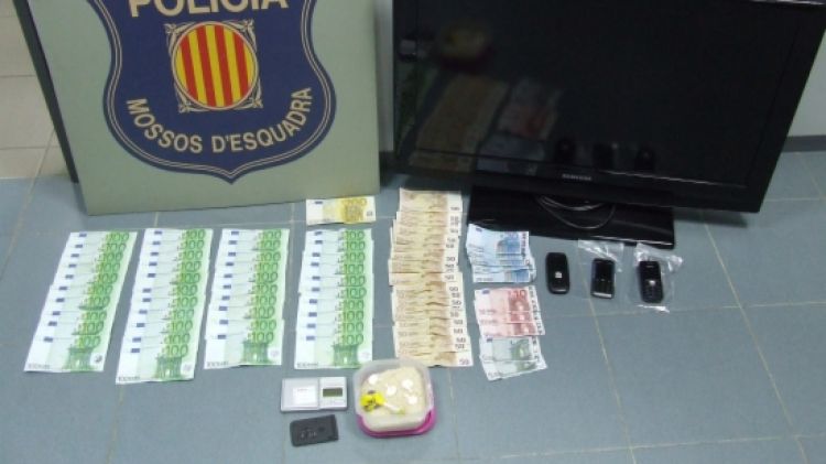 Objectes intervinguts pels Mossos d'Esquadra al detingut © ACN