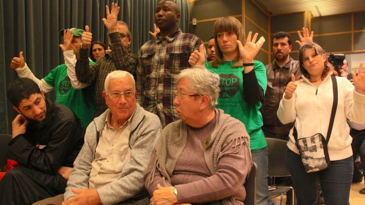 Membres de la PAH han mostrat el seu rebuig al desnonament d'ahir © ACN