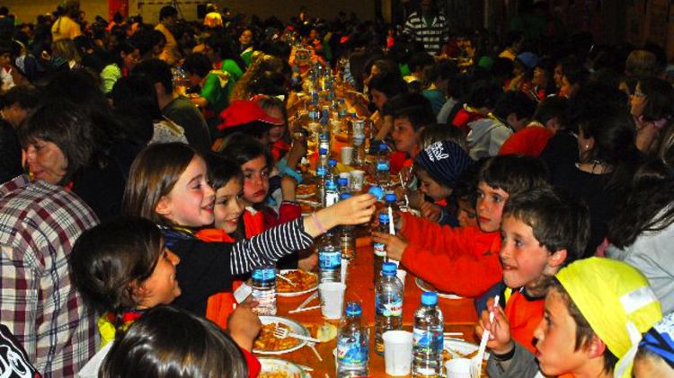 El gran dinar de la trobada d'Esplais Catalans que es va celebrar l'any 2009 © Esplac