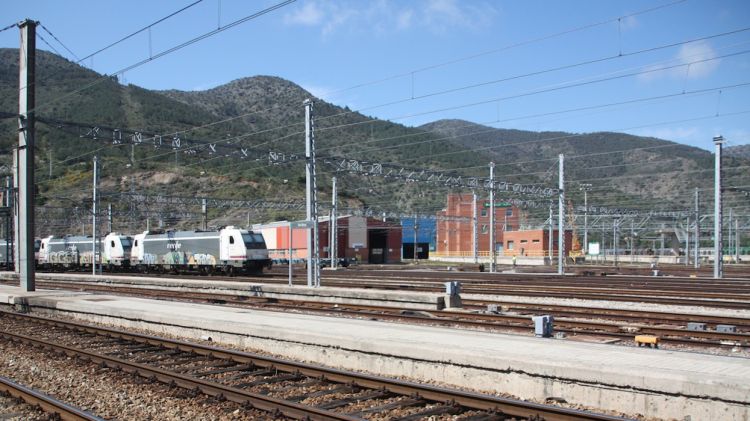 Imatge de les vies que hi ha actualment a l'estació de Portbou © ACN