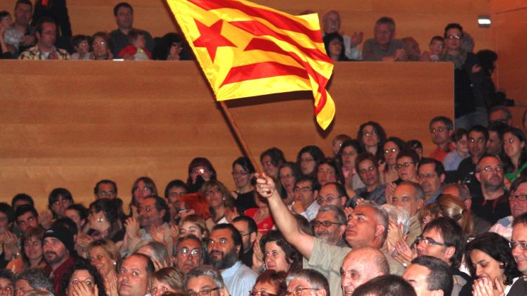 Estelada durant l'acte de suport a Girona Decideix! © M. Estarriola