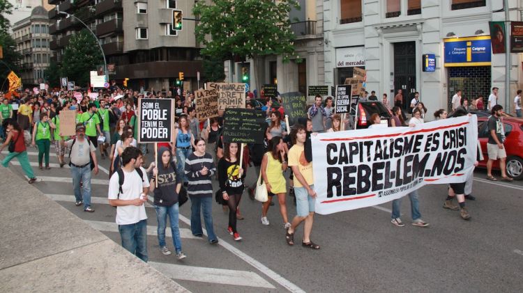 Els manifestants han tallat la circulació de l'avinguda Jaume I © ACN