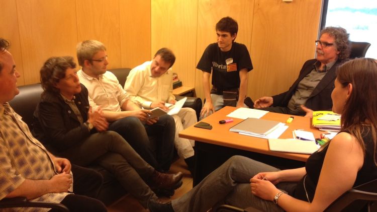 Un instant de la trobada entre membres d'ERC i els diputats a Madrid © AG
