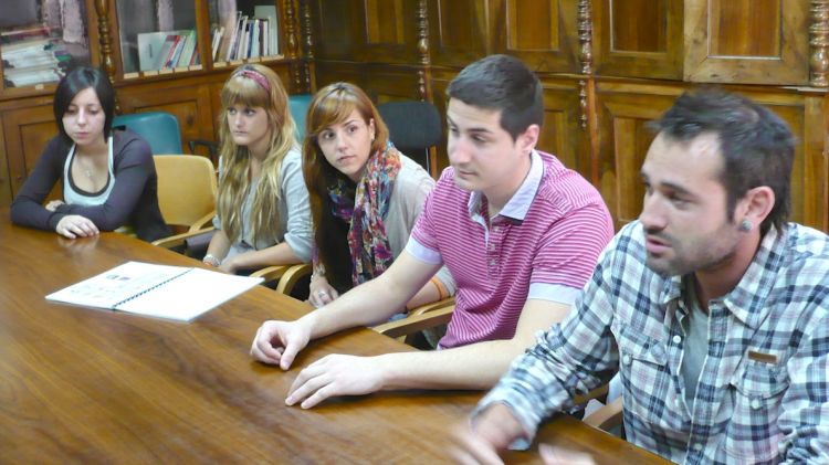 Els joves estudiants que han elaborat el sistema alternatiu de comunicació © AG