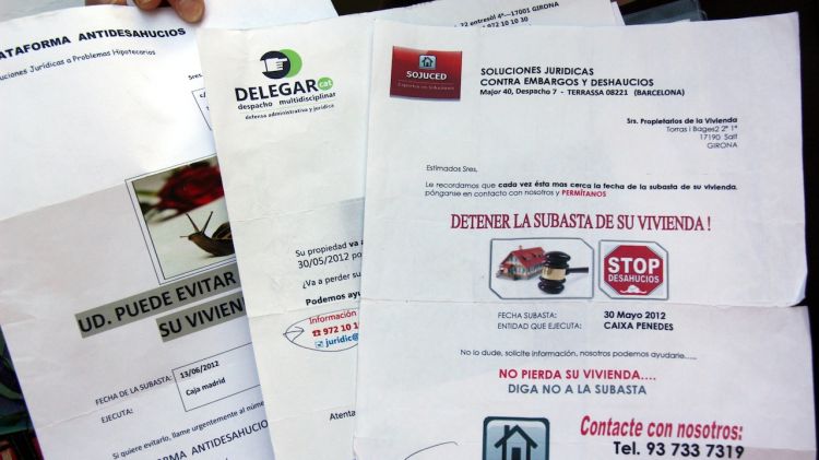 La PAH denuncia que les empreses utilitzen cartes per enganyar les persones que han perdut el pis © ACN