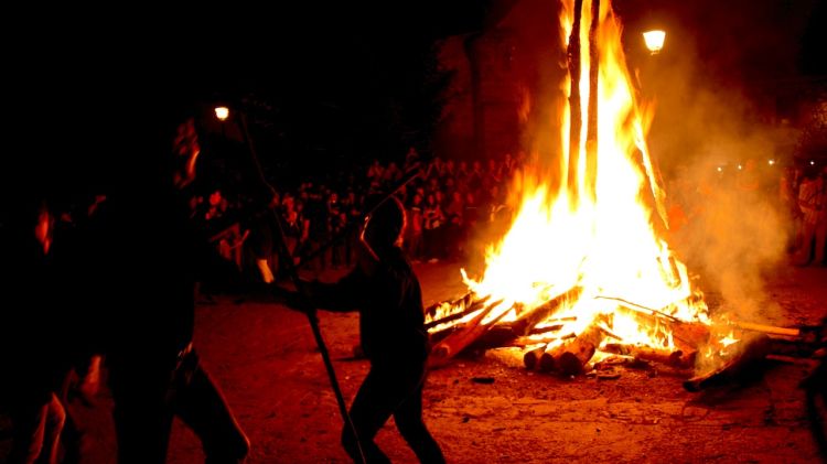 La festa de les falles d'Isil acaba amb danses tradicionals © ACN