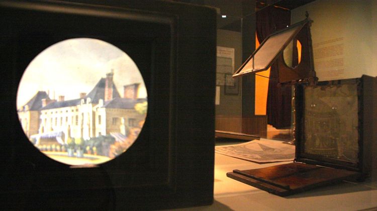 L'exposició 'Veure el món per un forat' permet remuntar-se fins a ple segle XVIII © ACN