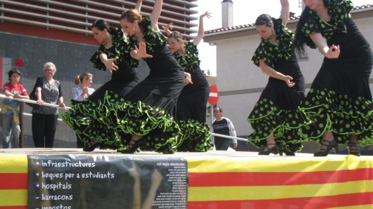 Actuació a favor del 'Sí' per part d'un grup de flamenc