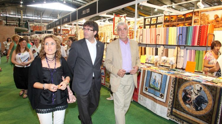 L'alcalde de Girona, Carles Puigdemont, visitant el saló internacional Interquilt © Pere Duran