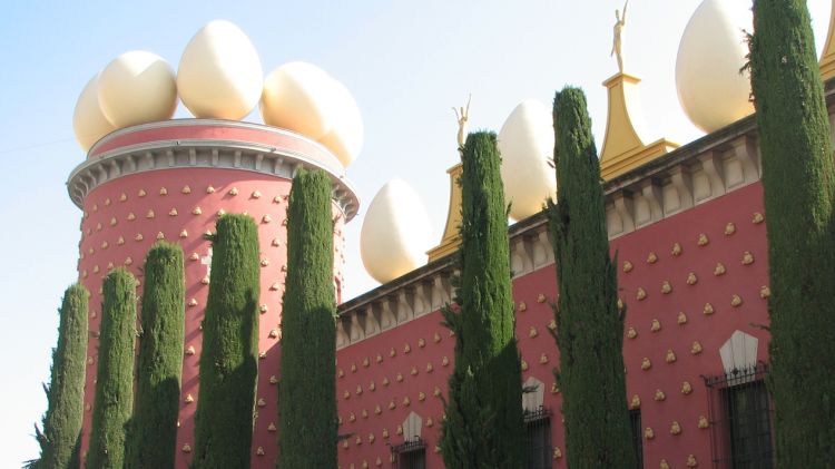 Exterior del Teatre-Museu Salvador Dalí de Figueres