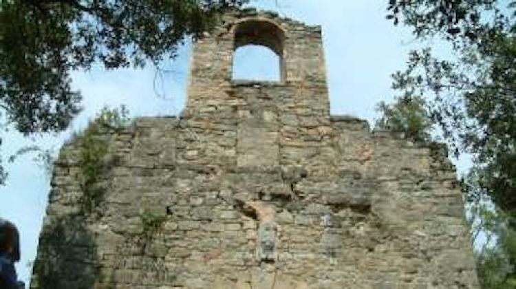 Les restes més visibles són les de l'església, capella de la fortalesa possiblement del segle XII © ACN