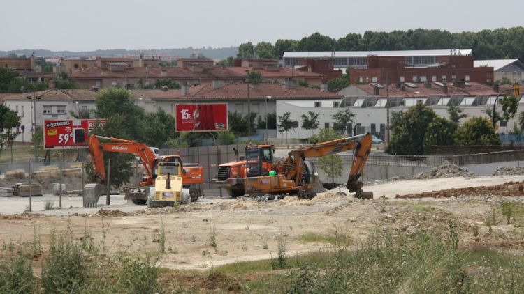 Inici de les obres de reurbanització de la zona de Fontajau de Girona per crear la zona verda © ACN