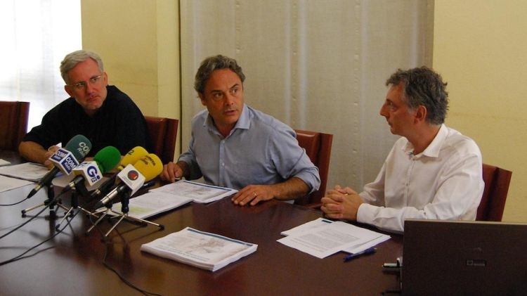 El regidor d'Urbanisme de l'Ajuntament de Girona, Carles Ribas (centre) © ACN