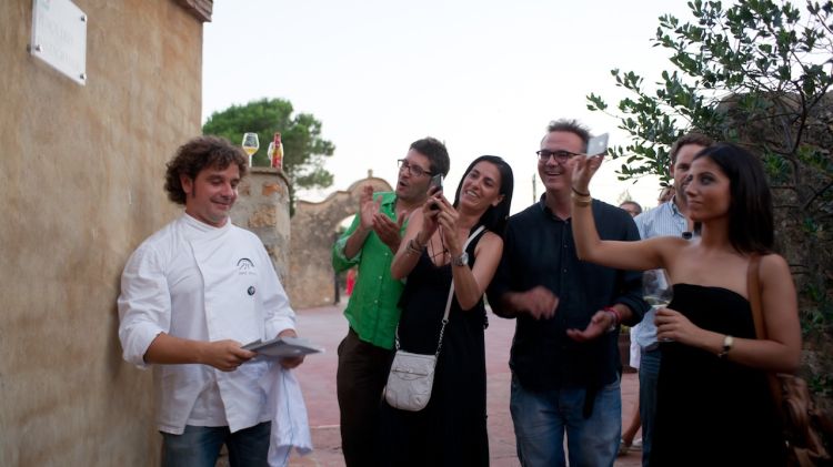 Moment de la inauguració de la plaça Instagram