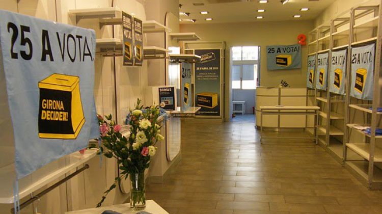 Nou punt d'informació al carrer Argenteria de Girona © AG