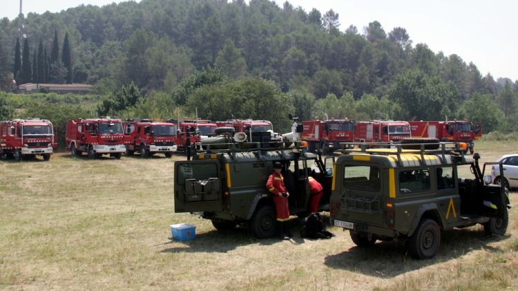 Punt de trobada dels efectius dels Bombers i de l'exercit © ACN