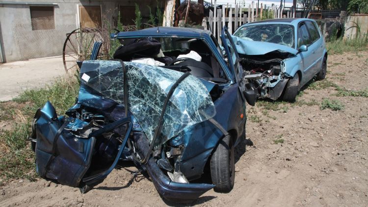 Els dos vehicles implicats en l'accident mortal de l'N-II a Vilamalla © ACN