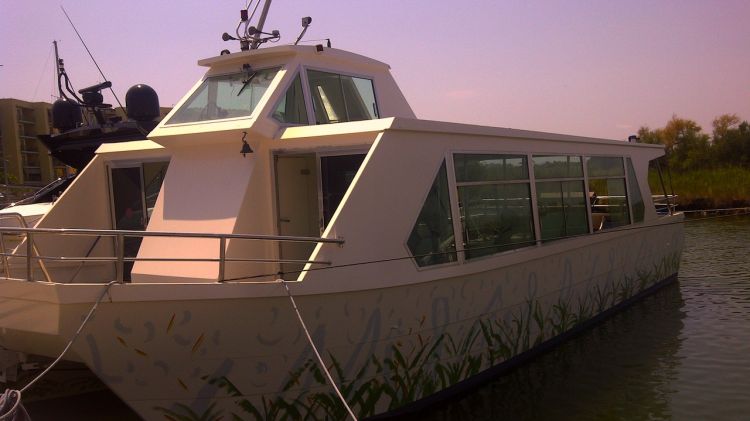 El catamarà 'Tirona', que tornarà a navegar per l'Estany de Banyoles © ACN