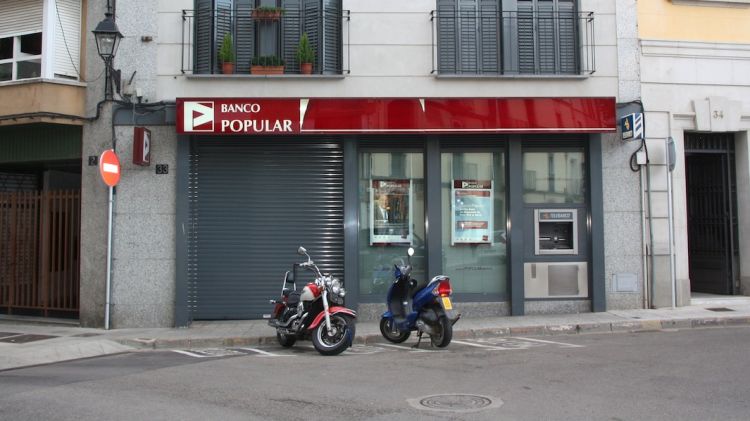 La sucursal del Banco Popular de la plaça de la Coma de Cassà de la Selva © ACN