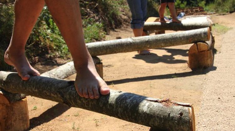 Un dels moments del recorregut inclòs en el 'Caminar descalç'