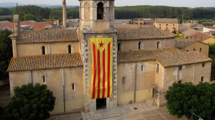 Estelada a l'església de Salt © M. Artalejo
