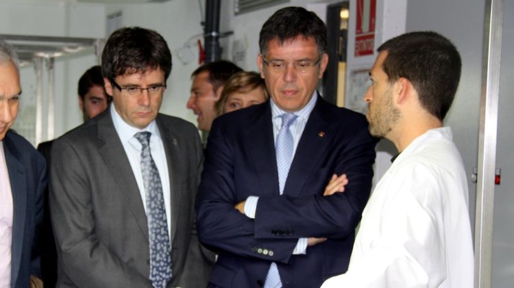 El conseller de Territori i Sostenibilitat, Lluís Recoder, durant una visita a l'ICRA © ACN