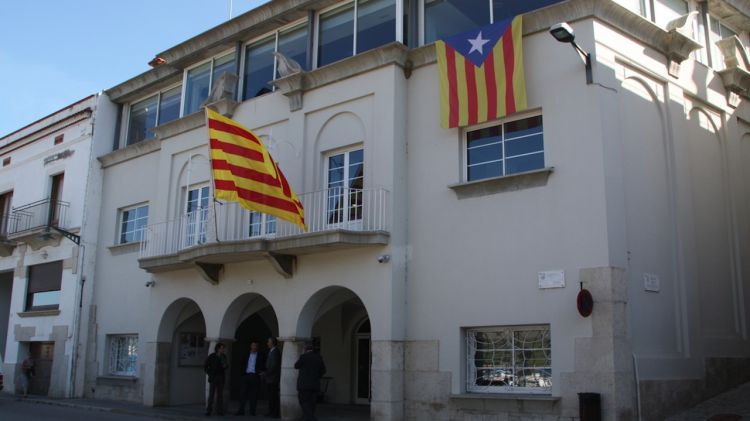 La façana de l'Ajuntament de Port de la Selva © ACN