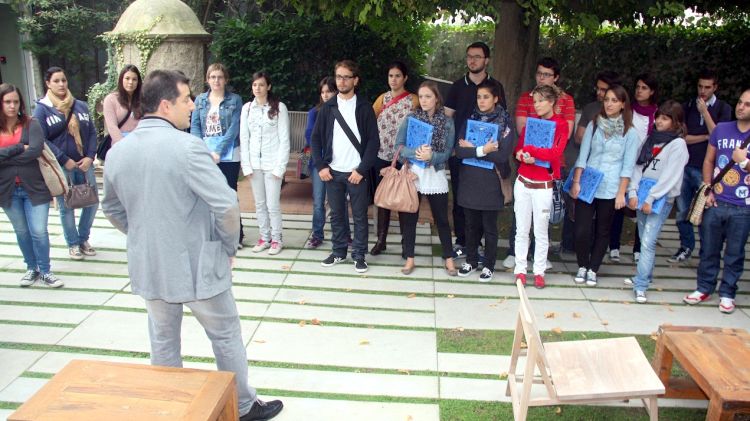 El sommelier del Celler de Can Roca, Josep Roca, donant la benvinguda als alumnes © ACN