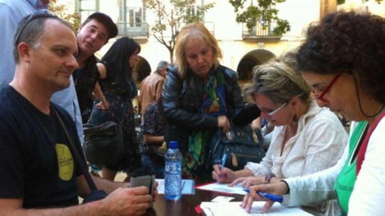 L'actor Toni Albà també va firmar en contra dels desnonaments © ACN