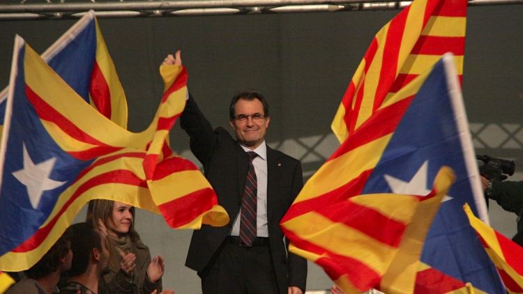 Artur Mas, entre senyeres i estelades © ACN