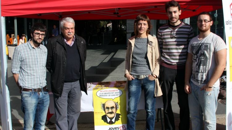 Toni Strubell i Núria Cadenes (número 3 per Barcelona) fent campanya a la UdG © ACN