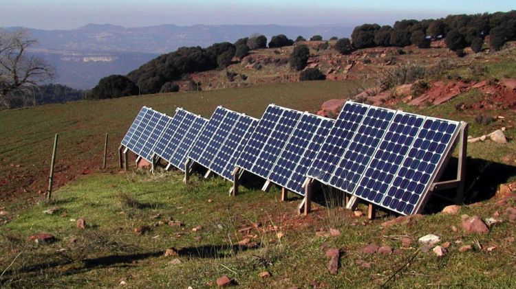 Plaques fotovoltaiques a Ca l'Agustí, al Parc Natural del Montseny