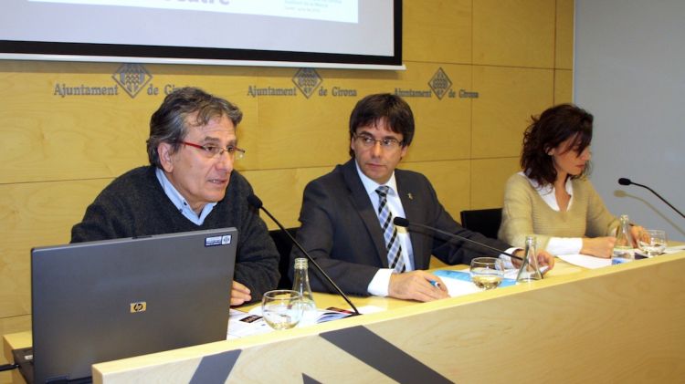 D'esquerra a dreta: Jep Sánchez, Carles Puigdemont i Glòria Granell © ACN