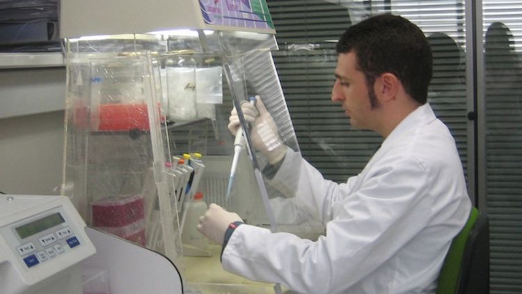 Jaume Vergés al seu laboratori