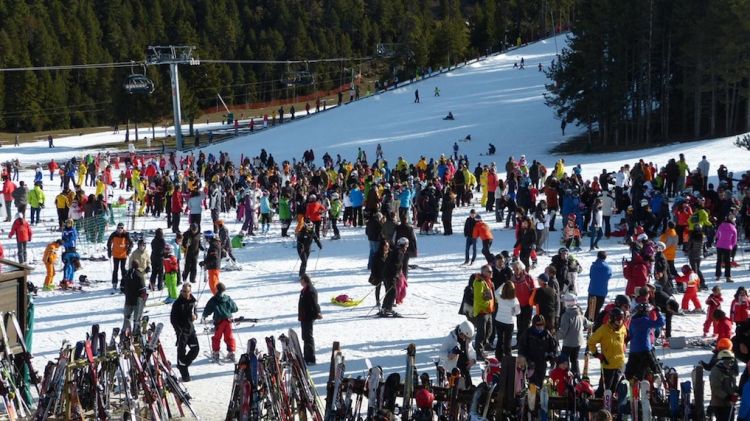 Estació de la Masella gaudint de la neu durant aquestes vacances de Nadal © ACN