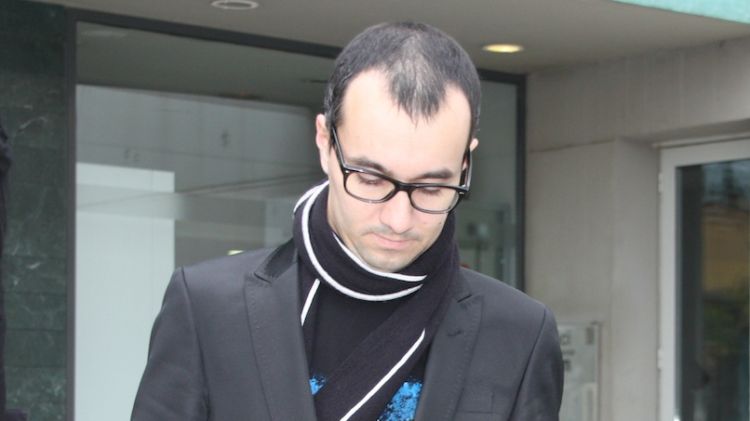 L'escriptor i guionista Jair Domínguez esperant per declarar © ACN