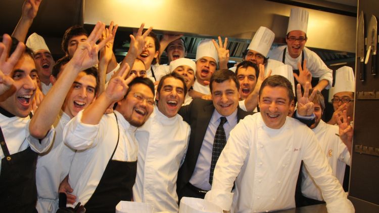 El personal del Celler quan van aconseguir la 3a estrella Michelin el 2009 © ACN