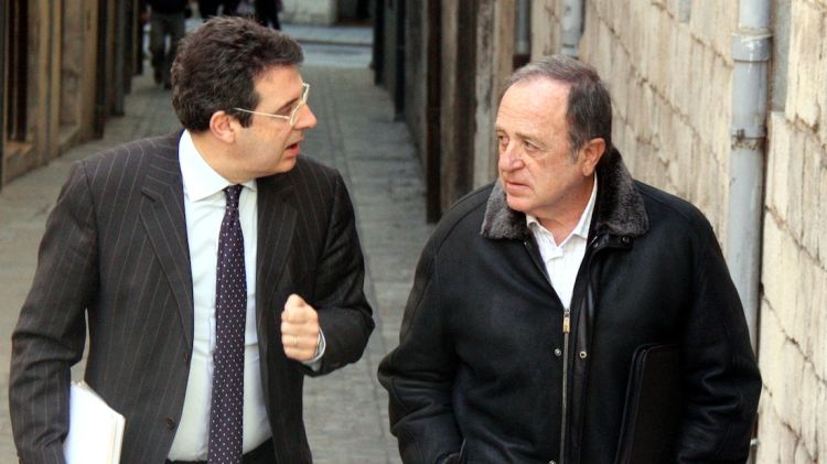 El president accidental, Miquel Noguer, i el futur president, Joan Giraut © ACN