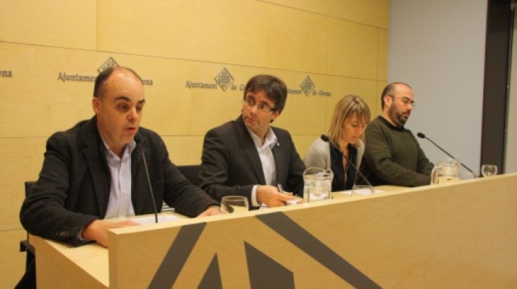 D'esquerra a dreta: Xavier Nicolazzi, Carles Puigdemont, Coralí Cunyat i Josep Campmajó © ACN