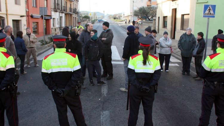 Els veïns de Bàscara es mobilitzen per reclamar solucions urgents a l'N-II © ACN