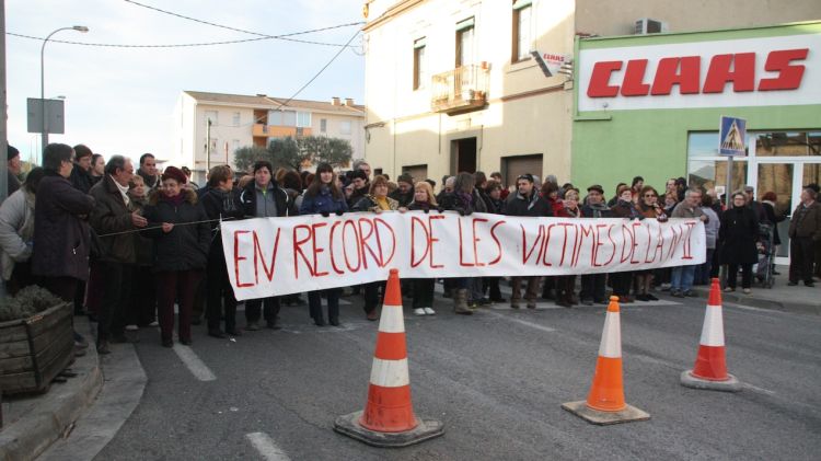 Més d'un centenar de veïns de Bàscara han tallat l'N-II de nou © ACN